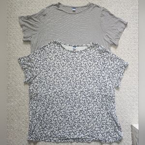 Old Navy Luxe Short Sleeve T-Shirt Bundle Navy Floral Navy Stripes Womens 2x